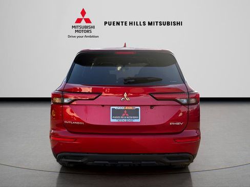 Used 2023 Mitsubishi Outlander ES image 6