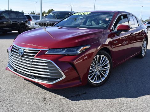 Used 2020 Toyota Avalon Limited image 5