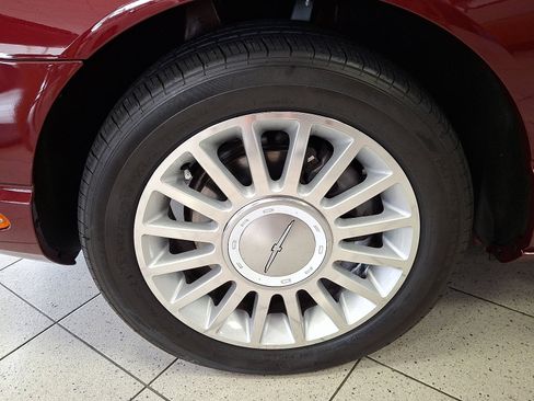 Used 2004 Ford Thunderbird image 26