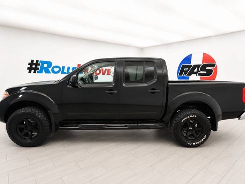 Used 2018 Nissan Frontier SV AWD/4WD image 2