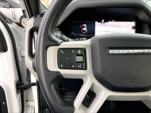 Used 2024 Land Rover Defender 110 S image 19