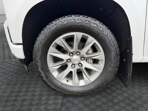 Used 2020 Chevrolet Silverado 1500 High Country w/ Technology Package image 14