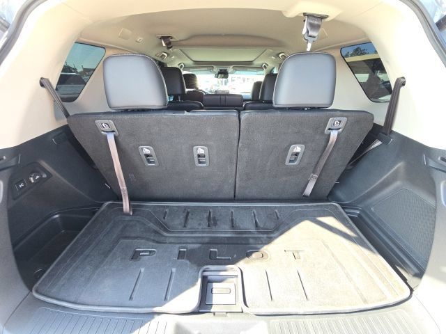 Used 2025 Honda Pilot Touring image 15