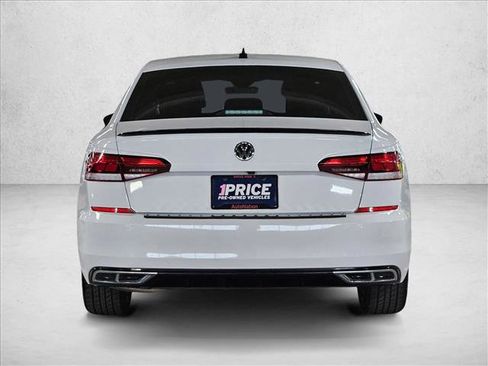 Used 2021 Volkswagen Passat 2.0T R-Line image 7