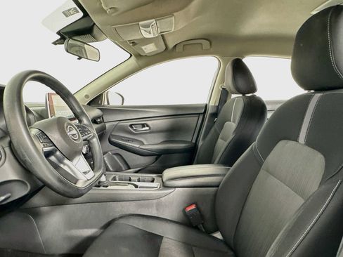 Used 2024 Nissan Sentra SV FWD image 9