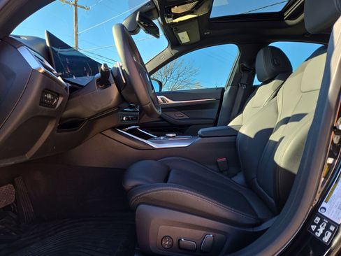 Used 2025 BMW 430i xDrive w/ Premium Package image 16