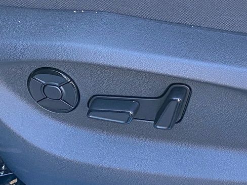 New 2026 Volkswagen Tiguan SE image 3