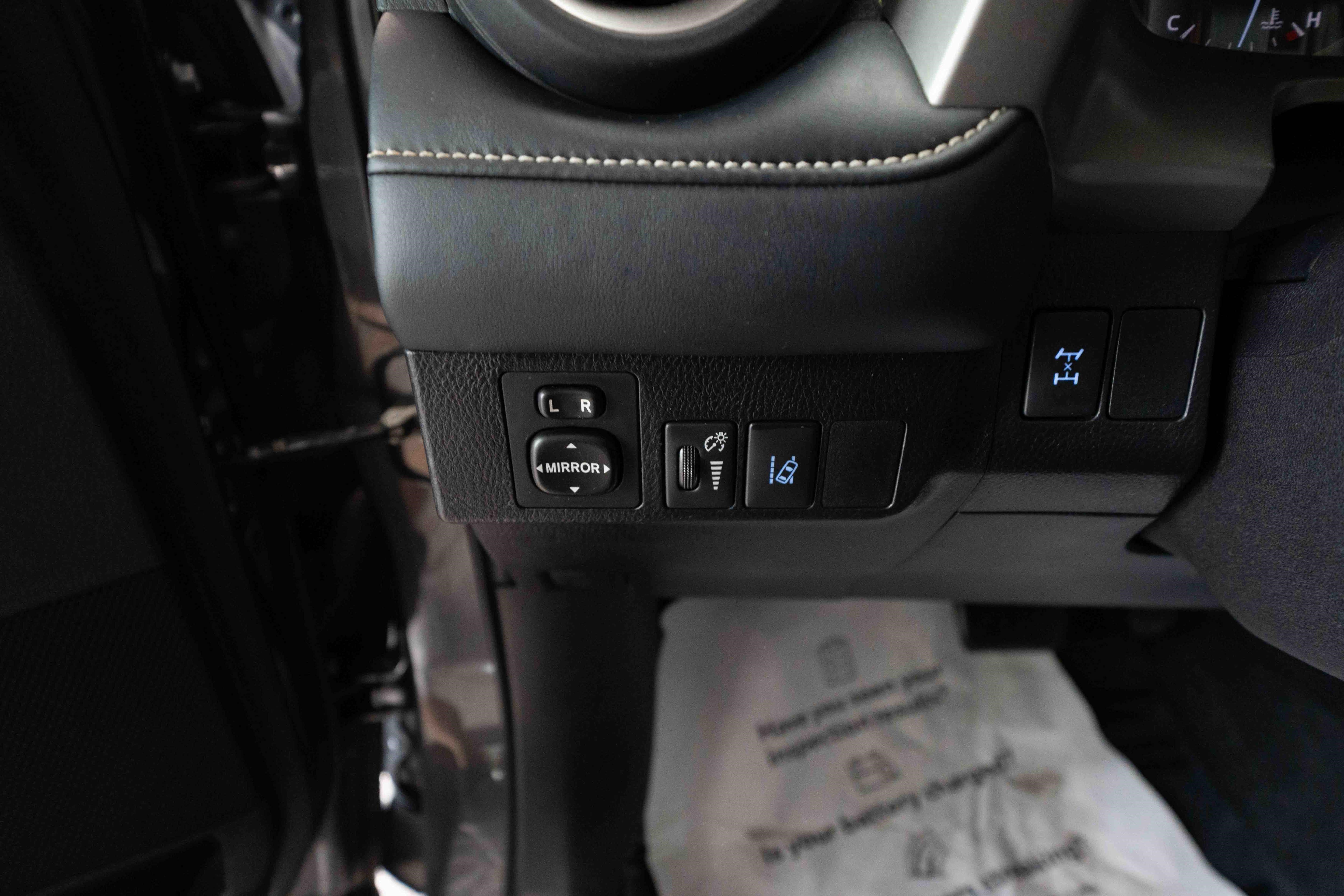 Used 2018 Toyota RAV4 XLE AWD/4WD image 11