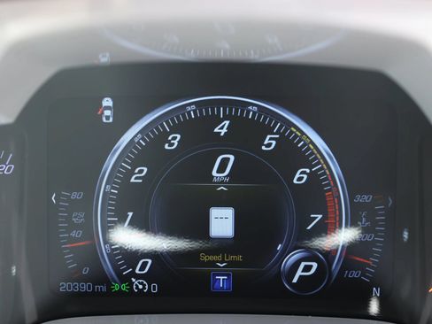 Used 2016 Chevrolet Corvette Z06 w/ 3LZ Preferred Equipment Group RWD image 38