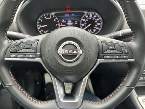 Used 2025 Nissan Sentra SR FWD image 12