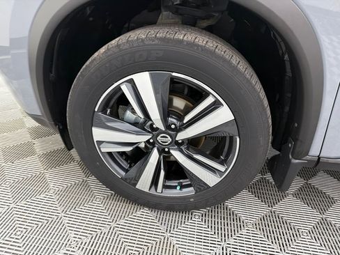 Used 2021 Nissan Rogue SL w/ Premium Package image 13