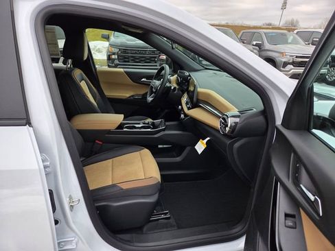 New 2026 Chevrolet Equinox ACTIV image 12