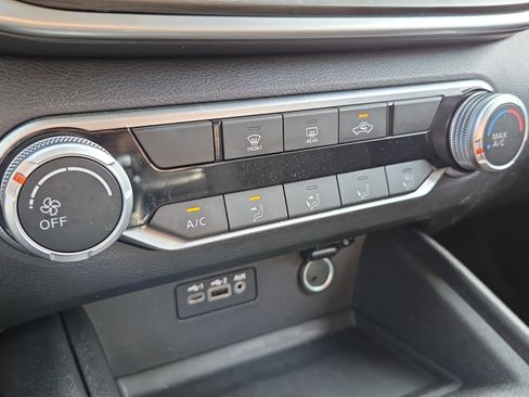 Used 2025 Nissan Altima 2.5 SV FWD image 23