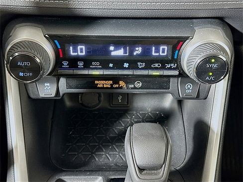 Used 2022 Toyota RAV4 XLE image 16