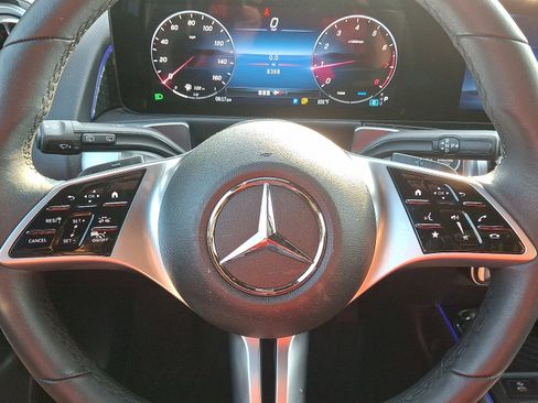 Certified 2024 Mercedes-Benz GLB 250 4MATIC image 19