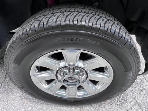 Used 2017 Ford F250 Platinum w/ Platinum Ultimate Package AWD/4WD image 23