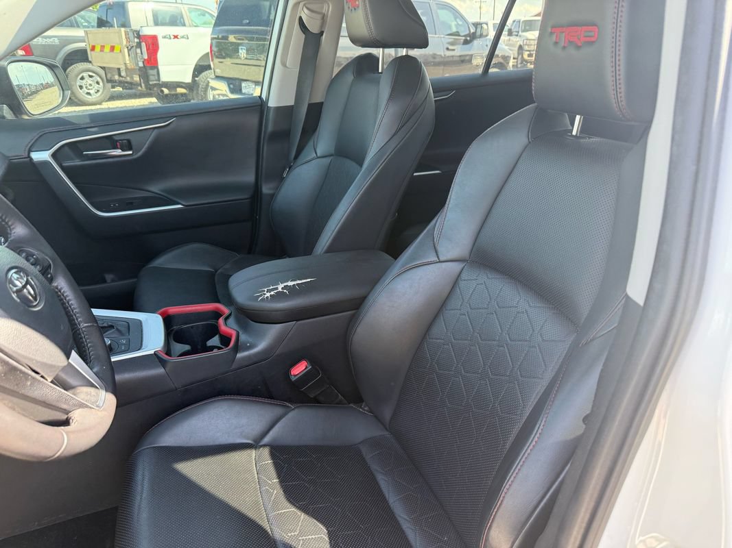 Used 2020 Toyota RAV4 TRD Off-Road w/ TRD Off-Road Weather Package AWD/4WD image 29