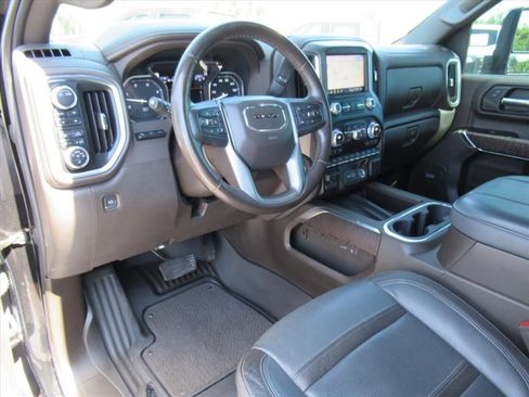 Used 2023 GMC Sierra 3500 Denali w/ Denali Black Diamond Edition AWD/4WD image 18