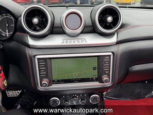 Used 2016 Ferrari California T RWD image 11