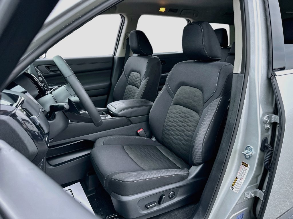 Used 2025 Nissan Pathfinder SV w/ Black Appearance Package FWD image 21