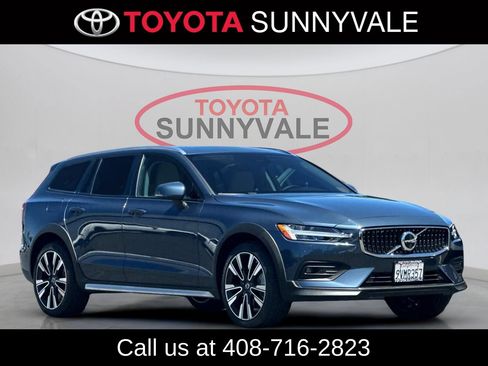 Used 2024 Volvo V60 B5 Cross Country Ultimate AWD/4WD image 10