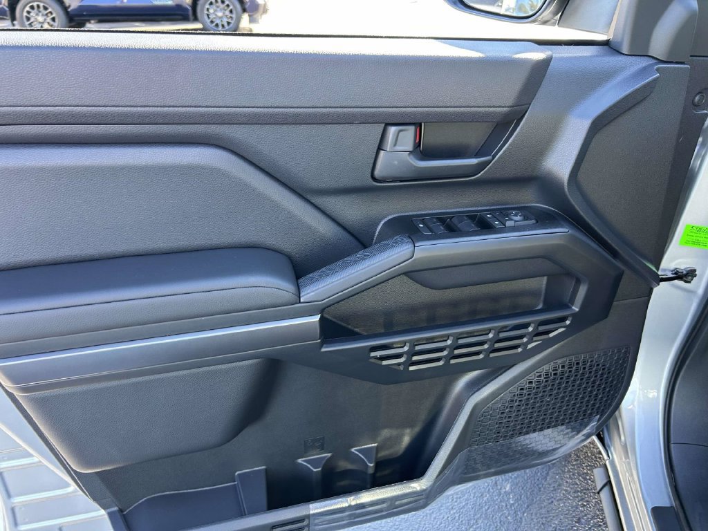 New 2026 Toyota 4Runner SR5 AWD/4WD image 16