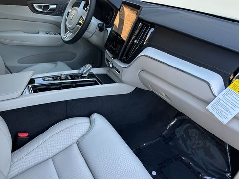 New 2026 Volvo XC60 B5 Ultra w/ Climate Package AWD/4WD image 12
