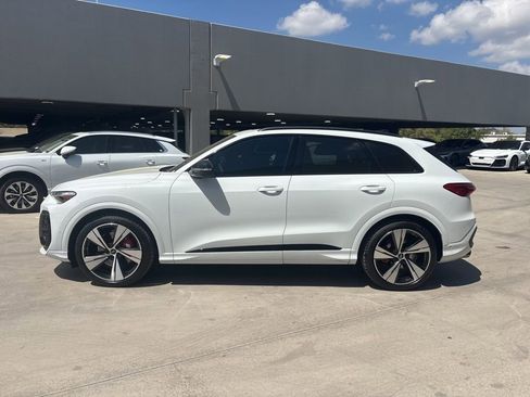 New 2025 Audi SQ5 Premium Plus image 9