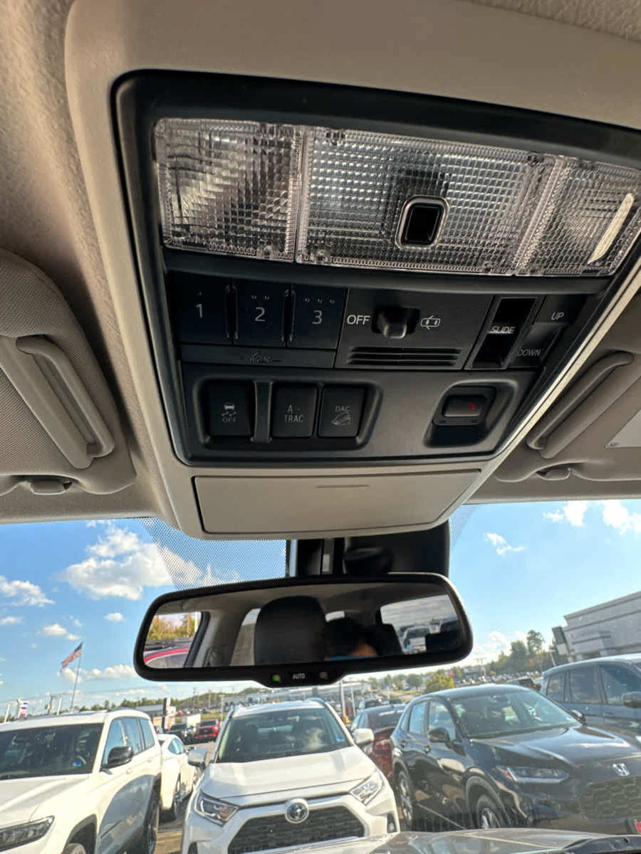 Used 2023 Toyota 4Runner Limited AWD/4WD image 28