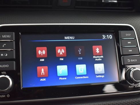 New 2025 Nissan Kicks Play S image 9