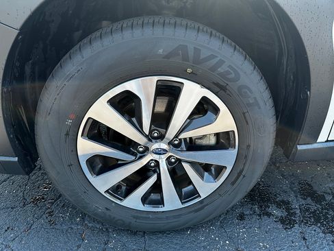 Certified 2025 Subaru Outback Premium AWD/4WD image 9