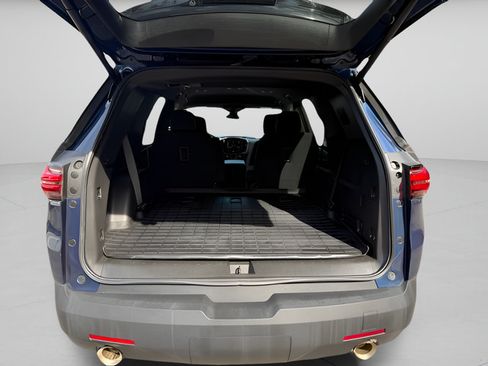 Used 2023 Chevrolet Traverse LT AWD/4WD image 13