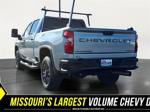 Used 2025 Chevrolet Silverado 2500 Custom w/ Custom Value Package image 2