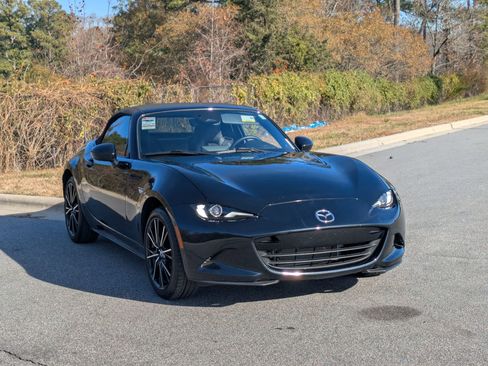 Used 2024 MAZDA MX-5 Miata Grand Touring image 3