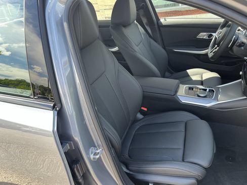 Used 2026 BMW 330i Sedan w/ M Sport Package RWD image 37