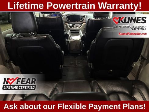 Used 2024 Chrysler Pacifica Touring-L image 16