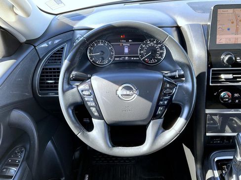 Used 2022 Nissan Armada SV image 11