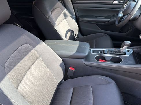 Used 2025 Nissan Altima 2.5 SV w/ SV Premium Package FWD image 13