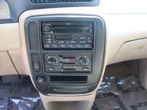 Used 2003 Ford Windstar LX FWD image 12