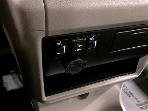 Used 2019 Toyota Sienna XLE image 33