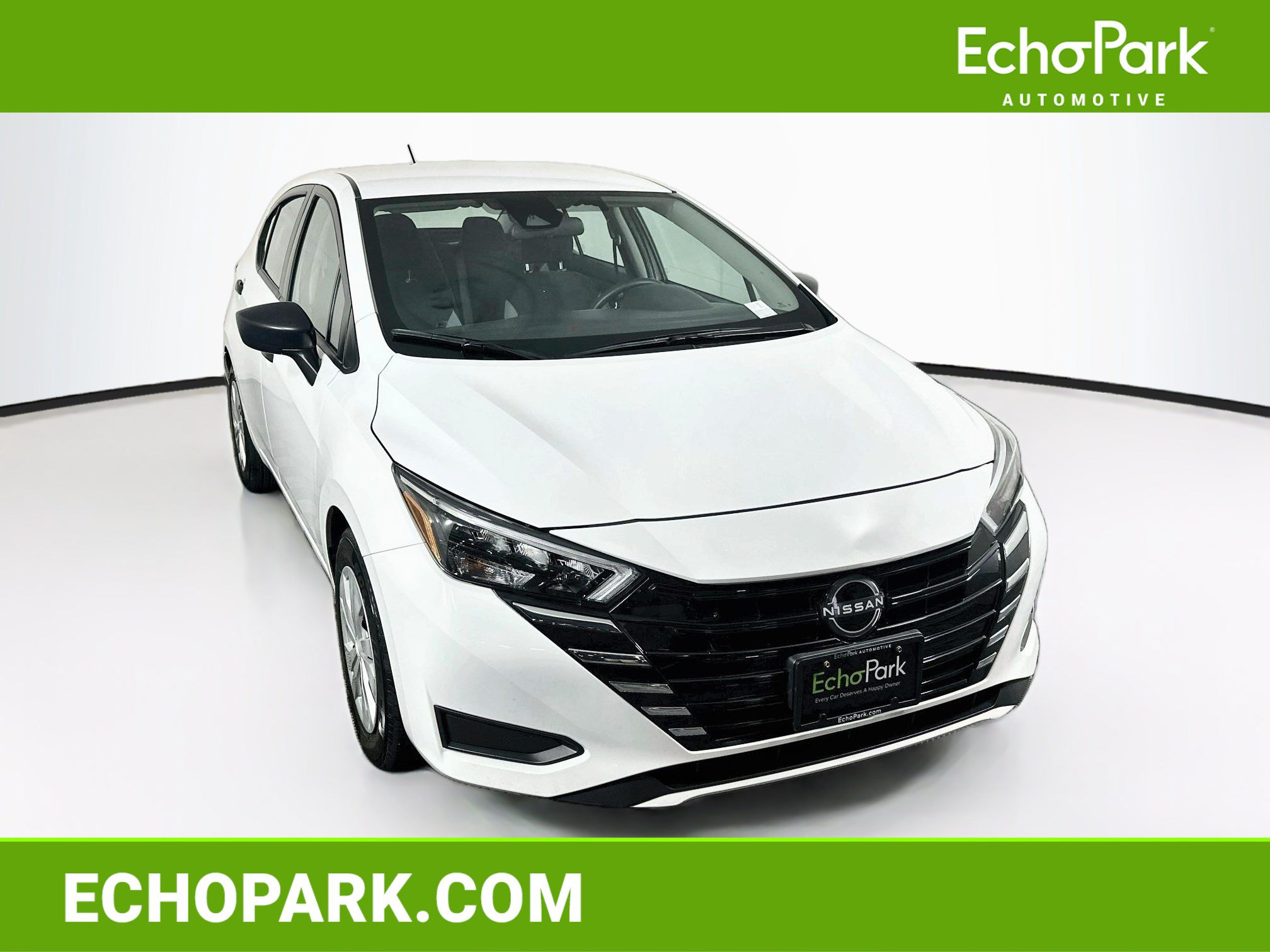 Used 2025 Nissan Versa S FWD image 1