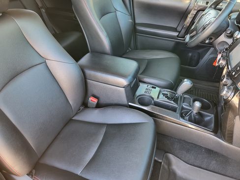 Used 2015 Toyota 4Runner Trail Premium AWD/4WD image 11