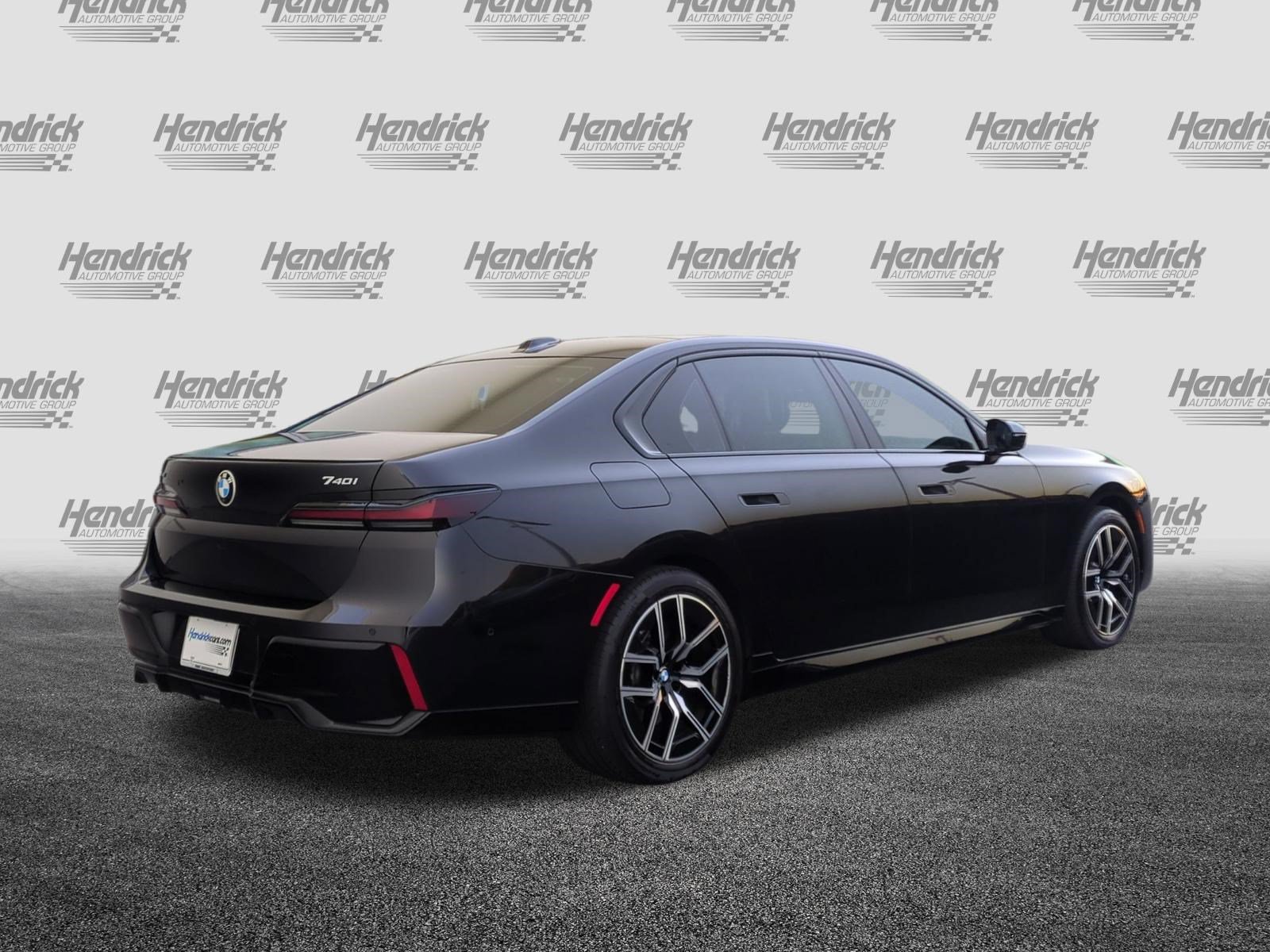 Used 2025 BMW 740i xDrive AWD/4WD image 10