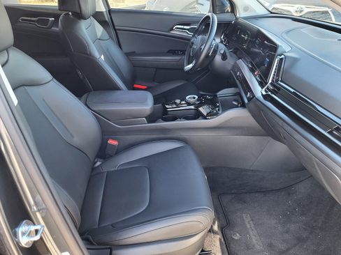 Used 2025 Kia Sportage EX image 21