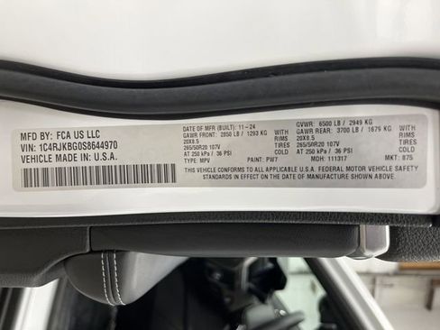 Used 2025 Jeep Grand Cherokee L Limited w/ Luxury Tech Group II image 41