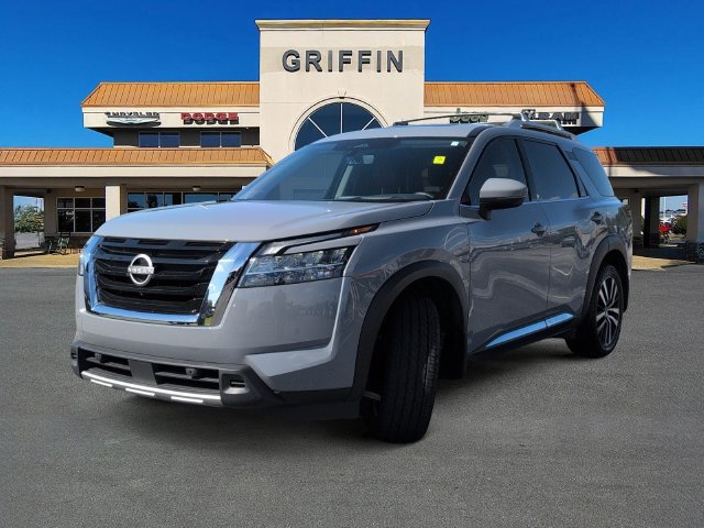 Used 2024 Nissan Pathfinder Platinum w/ Cargo Package FWD image 11