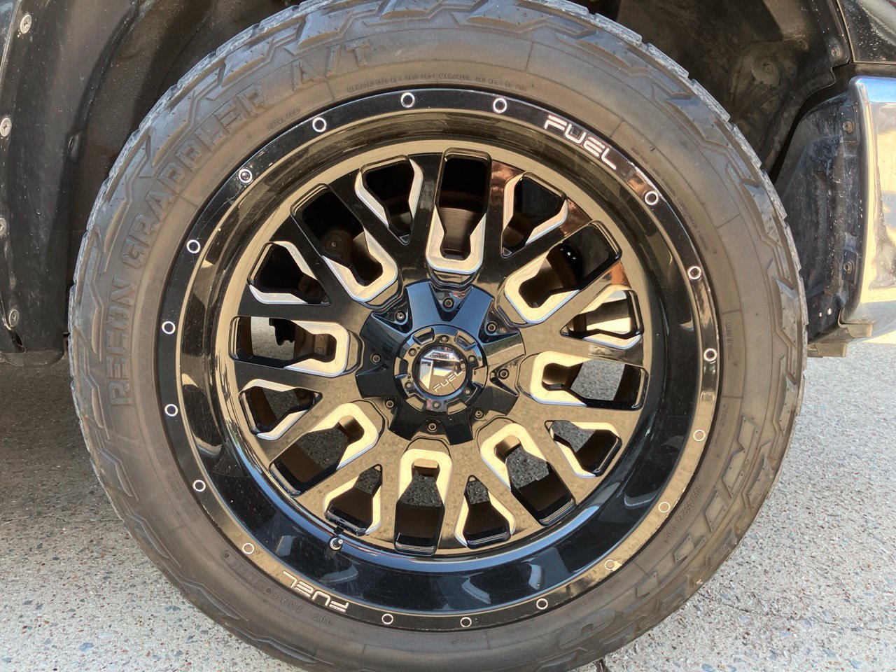 Used 2019 Toyota Tundra SR5 w/ SR5 Upgrade Package RWD image 13