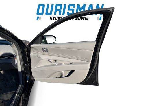 Certified 2025 Hyundai Elantra SEL image 16