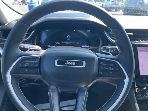 Used 2023 Jeep Grand Cherokee L Limited w/ Trailer Tow Group (B) AWD/4WD image 14
