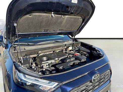 Used 2022 Toyota RAV4 XLE image 22
